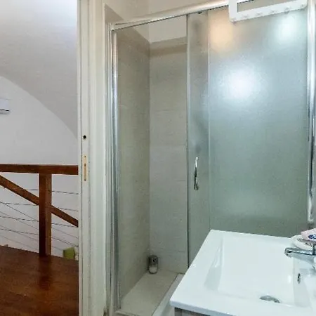 Santi Apostoli House アパート