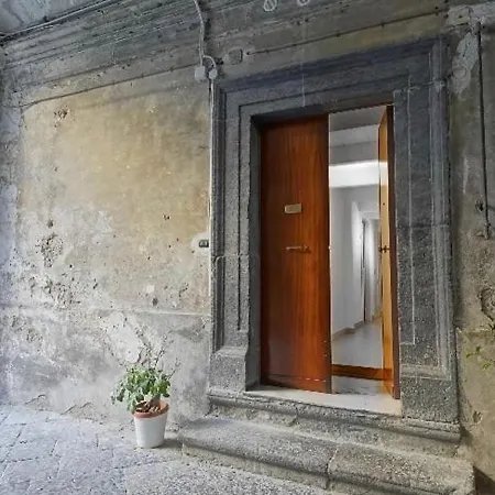 Santi Apostoli House アパート ナポリ