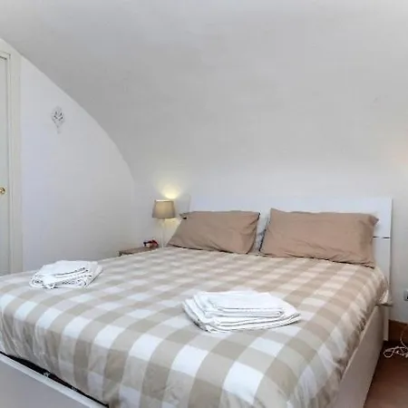 Santi Apostoli House アパート